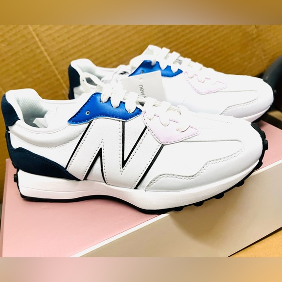 NEW BALANCE 327 RARE WOMEN Golf & Casual LEATHER Sneakers Shoes White size 6 10 - Picture 3 of 13
